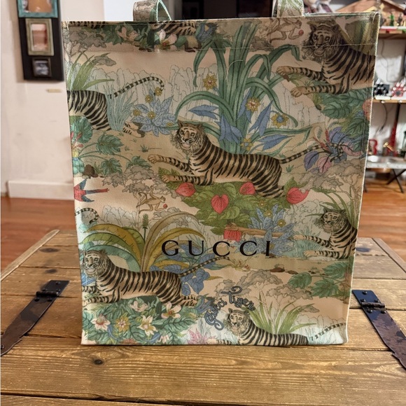 Gucci Jungle Print Canvas Tote - Picture 3 of 4